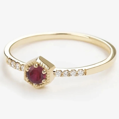 Acoplamento mínimo Ring Dainty Unique de Sterling Silver Natural Ruby Hexagon do presente