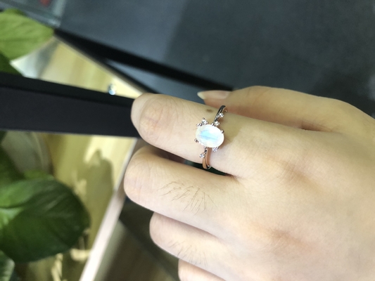 anéis ovais de Ring With CZ do aniversário das mulheres do acoplamento de Moonstone do corte do ouro 14K branco