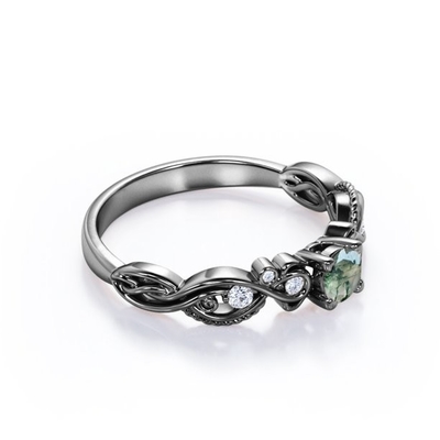 O sólido cortado brilhante veou finamente Moss Green Agate e o anel de noivado filigrana do estilo vitoriano de Moisssanite