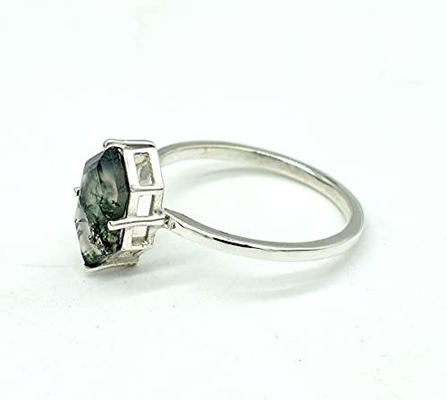 O hexágono Moss Agate Ring com os diamantes como mulheres do acoplamento do presente soa