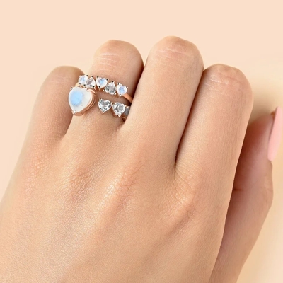Anel na moda para a guloseima de pedras preciosas da forma de Sterling Silver Moonstone Ring Heart das mulheres 925 que combina empilhando o anel