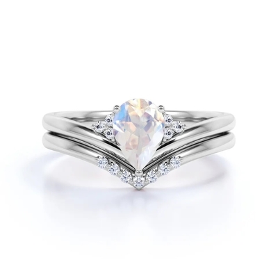 A pera natural do ouro S925 dá forma ao arco-íris Moonstone Ring Boho Wedding Set da CZ