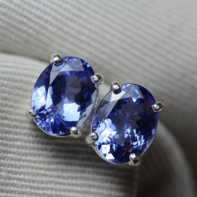 Três que Tanzanite encaixotou o casamento Ring With White 925 ajustaram Sterling Silver