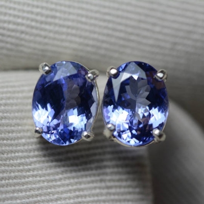 Três que Tanzanite encaixotou o casamento Ring With White 925 ajustaram Sterling Silver