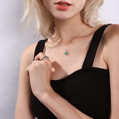 925 de prata chiques Emerald Birthstone Necklace simulado Sterling Silver Heart Pendant Necklace