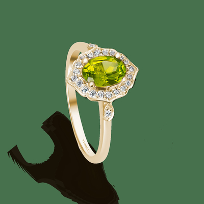 Anel bonito do ouro, elegante oval do peridot, forma do vintage e peridot oval natural, brilhante