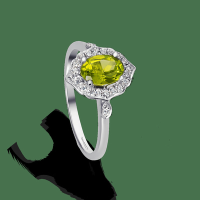 Anel bonito do ouro, elegante oval do peridot, forma do vintage e peridot oval natural, brilhante