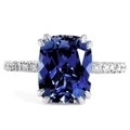 O laboratório oval azul criou a safira e o Diamond Five-Stone Ring With Silver