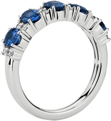 O laboratório oval azul criou a safira e o Diamond Five-Stone Ring With Silver