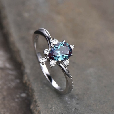 A joia de 925 Sterling Silver Synthetic Alexandrite Stone, laboratório de 8MM criou anéis do Alexandrite