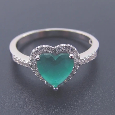 Verde cortado redondo de água doce natural chapeado Emerald Vintage Engagement Ring In Sterling Silver da pérola