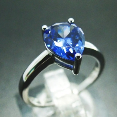 Anel de noivado elegante do casamento do solitário da forma da pera de Sterling Silver Green Spinel Ring