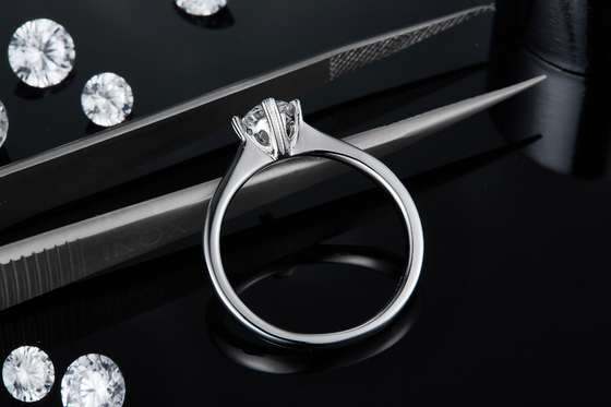 9K com a senhora minimalista Ring da joia de prata de Moissanite do mosaico