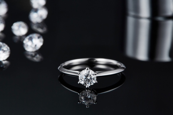 9K com corte de prata Moissanite branco Diamond Minimalist Wedding Jewelry do anel