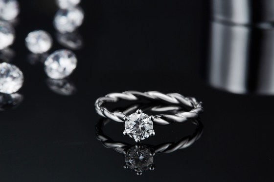 O acoplamento de Moissanite para o ouro branco da aliança de casamento de Ring Set Diamonds And Sapphire das mulheres pavimenta