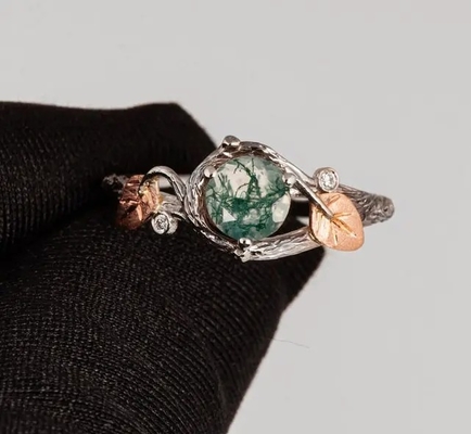 O círculo 925 verde de prata deu forma à aliança de casamento original da venda de Moss Crystal Meaning Agate Jewelry For