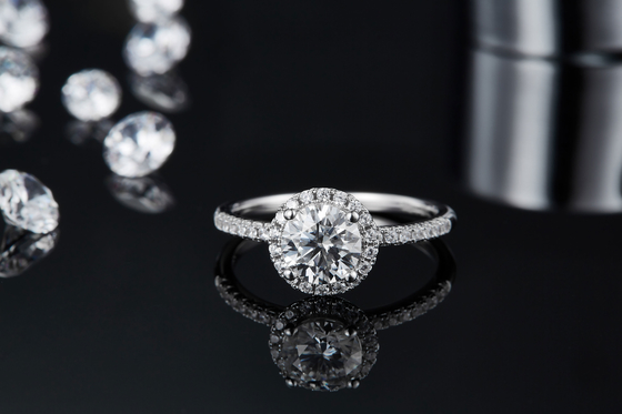 925 anéis de Sterling Silver Jewelry Moissanite Engagement em volta do anel delicado dado forma da faixa