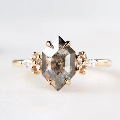 O hexágono cortou o sal e a pimenta CZ Moissanite 925 Ring Curved Matching de prata