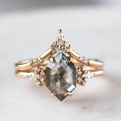 O hexágono cortou o sal e a pimenta CZ Moissanite 925 Ring Curved Matching de prata