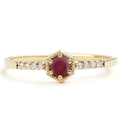 Acoplamento mínimo Ring Dainty Unique de Sterling Silver Natural Ruby Hexagon do presente