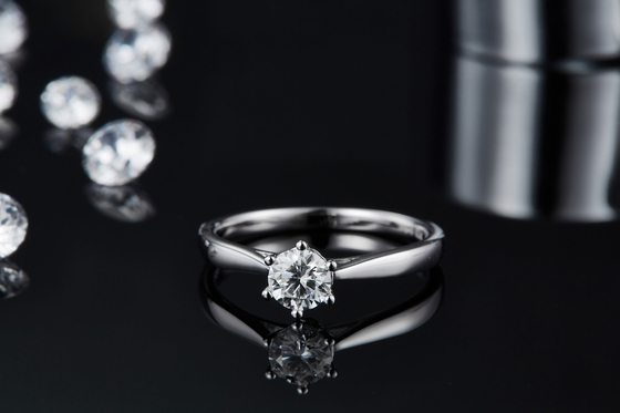 Prata minimalista Ring Round Cut White Moissanite CZ da joia 9K do casamento