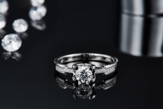 Casamento feito sob encomenda minimalista branco Ring For Women de Moissanite Sytle CZ