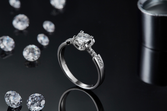Casamento feito sob encomenda minimalista branco Ring For Women de Moissanite Sytle CZ
