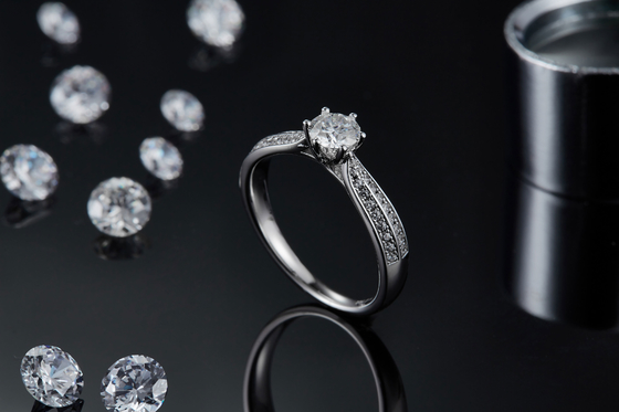 Joia minimalista do ouro dos projetos 9K, Moissanite 925 Ring Set de prata