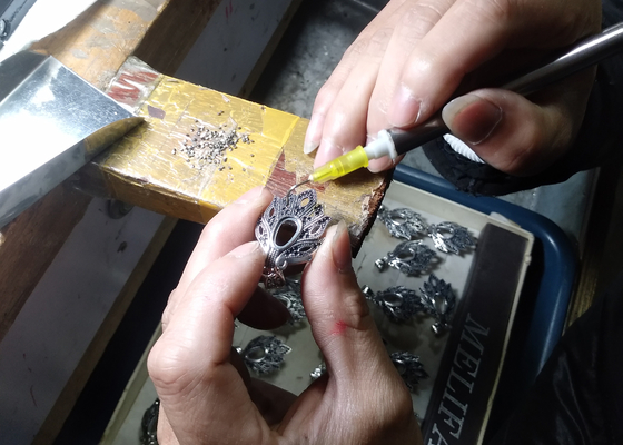 anel de ouro 2MM de 0.05ct 5pcs 9K com o diamante natural para o ODM do acoplamento