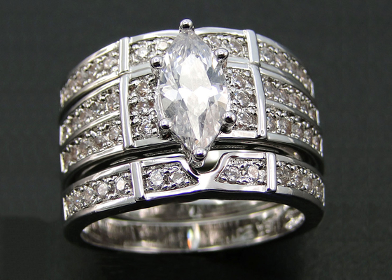 aliança de casamento do acoplamento do ouro de 10K 14K, ODM natural do anel de diamante de 0.68ct 56pcs