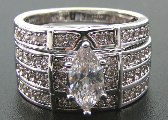 aliança de casamento do acoplamento do ouro de 10K 14K, ODM natural do anel de diamante de 0.68ct 56pcs