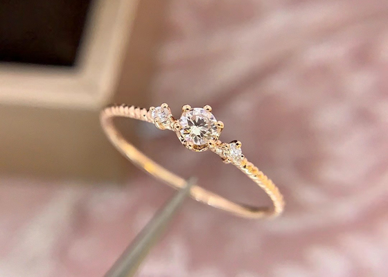 Garra que ajusta 14k o ouro Diamond Ring, 0,1 Ct Diamond Ring For Gift