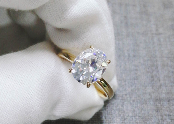 tamanho crescido laboratório cortado oval do material 0.7×0.9cm do ouro do anel 14K de 1.5ct Moissanite