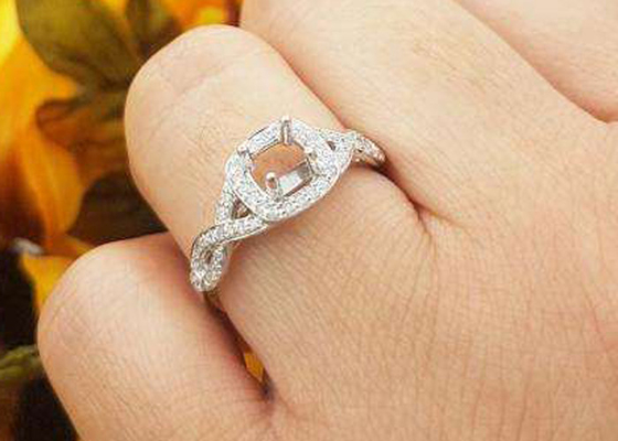 os anéis de montagem do ouro 14k branco de 0.38ct 1.3mm semi amortecem o corte para o aniversário