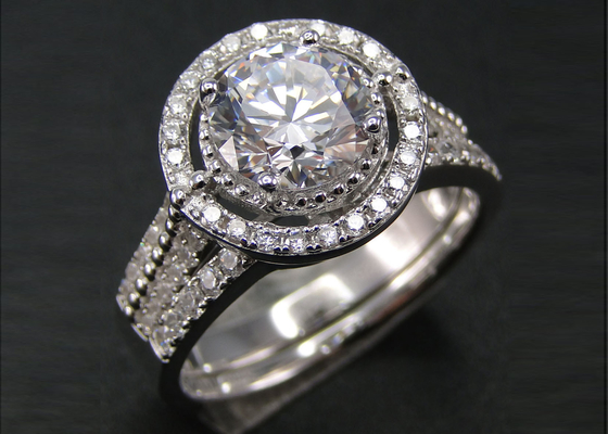 1,25 OEM de Ring Sets do casamento do halo do círculo do Ct para o dente do acoplamento que ajusta o tipo