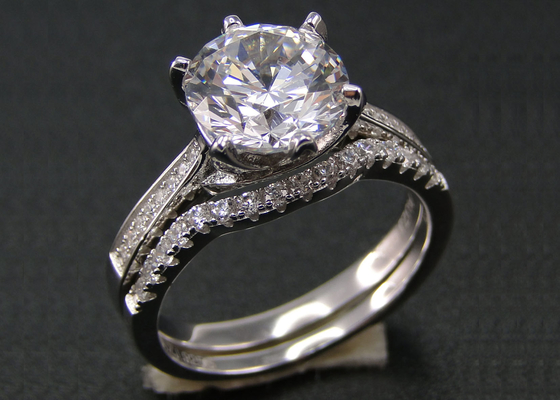 Corte brilhante Diamond Ring 1.25CT do círculo 1PCS, 18k ouro branco Ring Set For Women