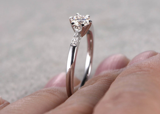 ODM real do material do ouro branco do anel de 5mm Moissanite Diamond Jewellery para o desgaste diário