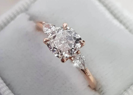 O coxim do ajuste da garra cortou Diamond Ring com o OEM 3 de pedra de 8×8mm