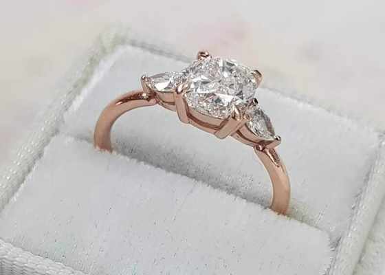 O coxim do ajuste da garra cortou Diamond Ring com o OEM 3 de pedra de 8×8mm