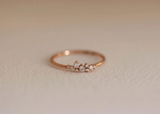 ODM real contínuo de 14K Diamond Jewellery Ring Brilliant Cut para o aniversário