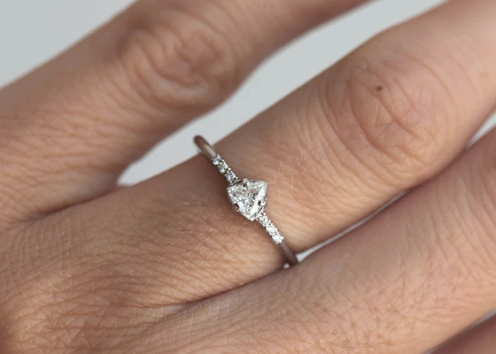 Forma Diamond Jewellery Ring real com o ODM da pedra do triângulo de 4×4mm