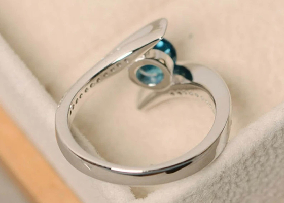 Pata extravagante Diamond Engagement Ring azul, anel de ouro branco do ODM 14K do OEM