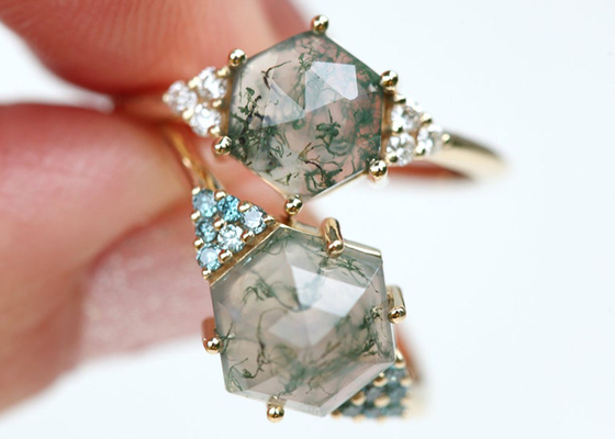 O hexágono cortou o tamanho verde do material 6.5mm do ouro de Moss Agate Engagement Ring 14k
