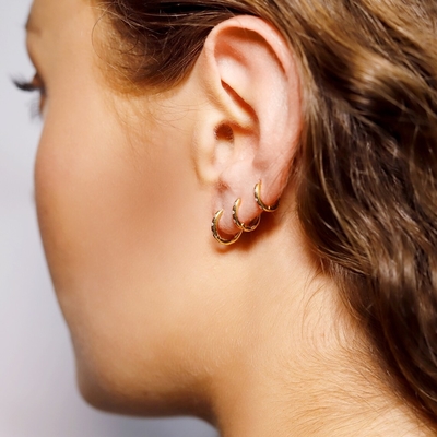 peso do tamanho 1.3-1.5g de 0.06ct Diamond Huggie Hoop Earrings 8mm 7mm 6mm