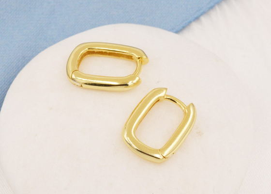 Espessura oval dos brincos 2mm do ouro da aro 9K com diâmetro interno de 6x10mm