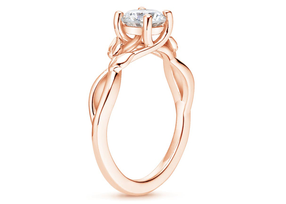 O coração do OEM dá forma ao anel de Moissanite, 5.5mm 9k Rose Gold Ring 0,6 quilates
