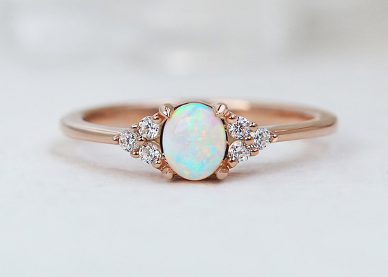 Cobochon cortou o anel de ouro 9K, tamanho natural de 0.5ct Opal Ring 5×7MM