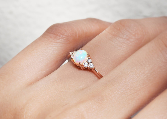 Cobochon cortou o anel de ouro 9K, tamanho natural de 0.5ct Opal Ring 5×7MM