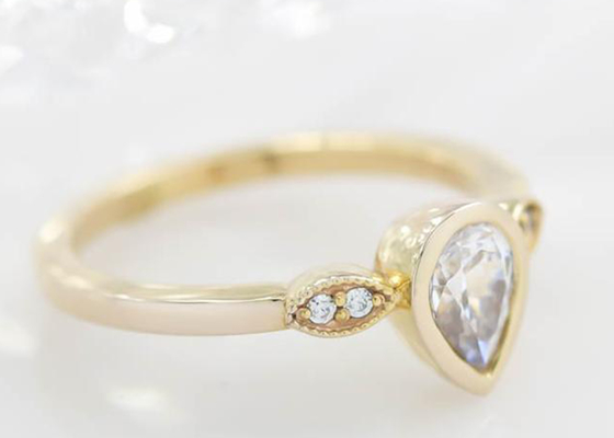 anel de Moissanite do ouro de 0.77carat 10k, dimensão do anel de noivado 5×7mm do solitário do ouro