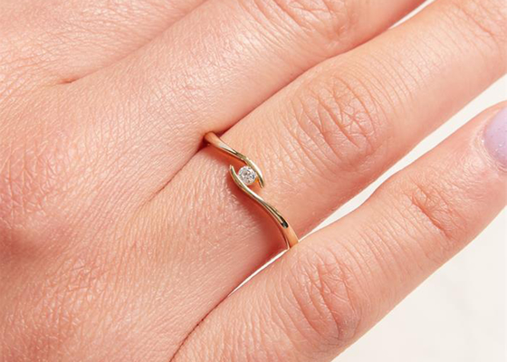O solitário 14k amarela o corte de círculo de Diamond Ring 1.5mm do ouro com o diamante 0.10ct